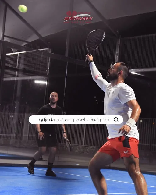 Padel Bemax Arena — igrač u akciji na terenu